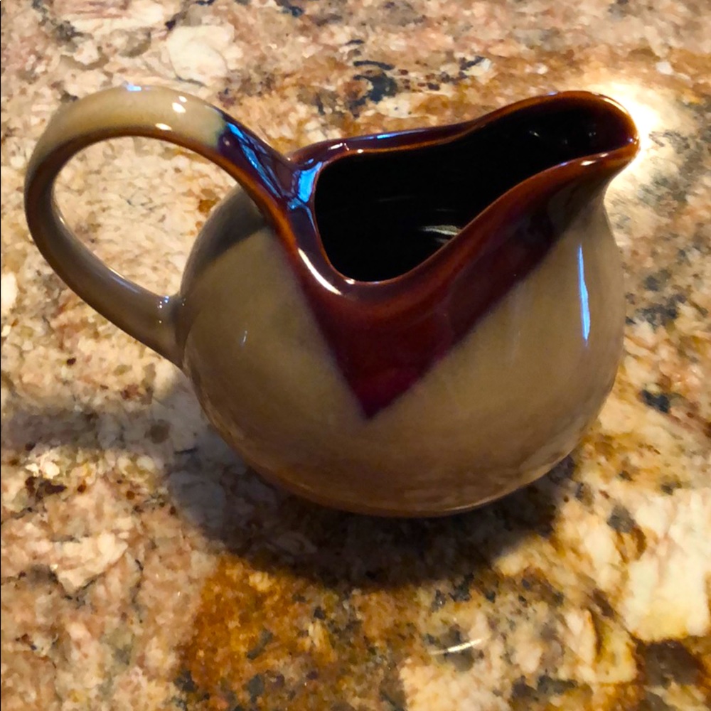 Creamer/Syrup holder